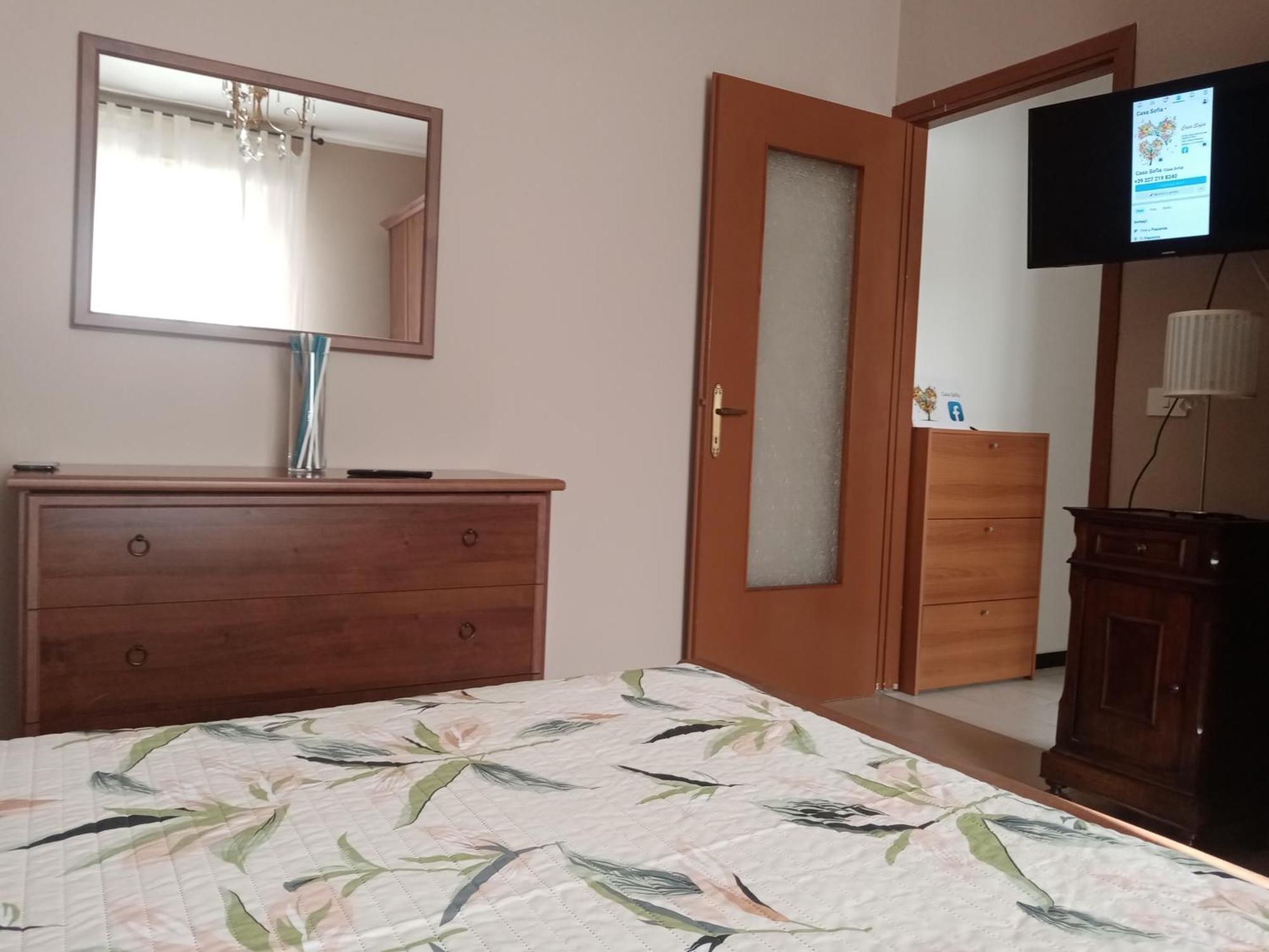"Casa Sofia" Appartamento Raffalda Zona Clinica П'яченца Екстер'єр фото