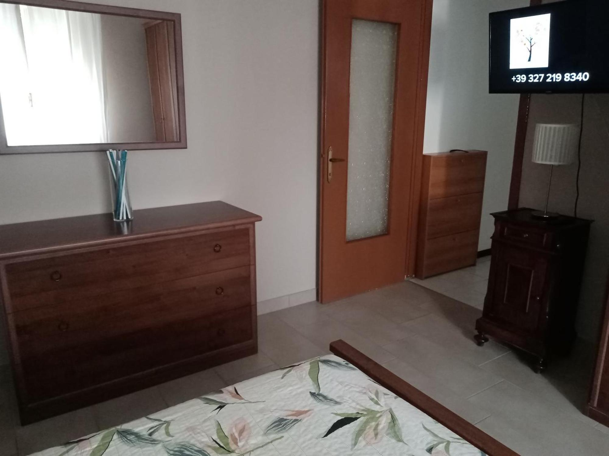 "Casa Sofia" Appartamento Raffalda Zona Clinica П'яченца Екстер'єр фото